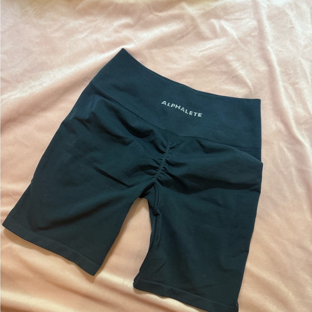 Alphalete Amplify Women's Dark Bike Shorts
